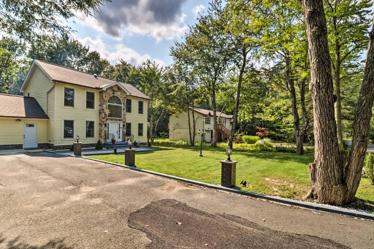 Family Paradise With Yard And Game Room! Ferienhaus