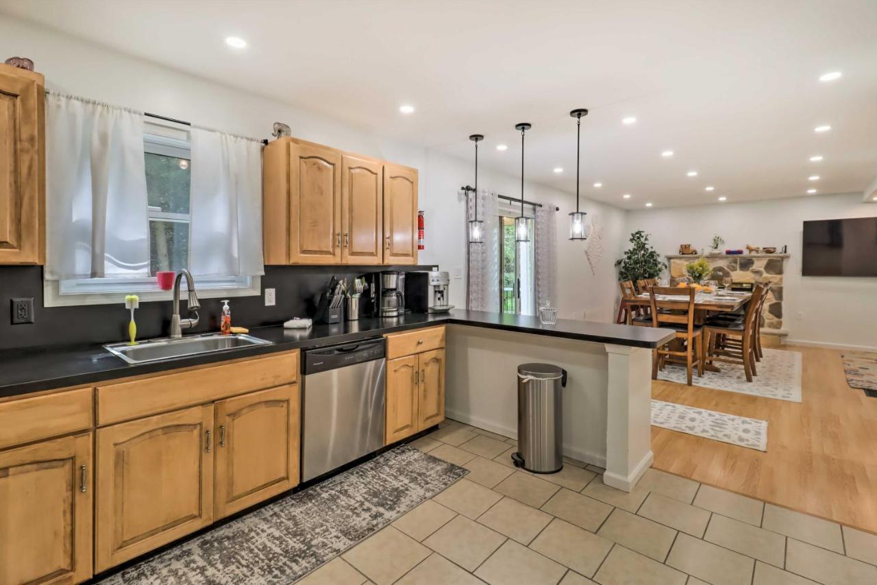 Ferienhaus Family Paradise With Yard And Game Room! Pocono Summit